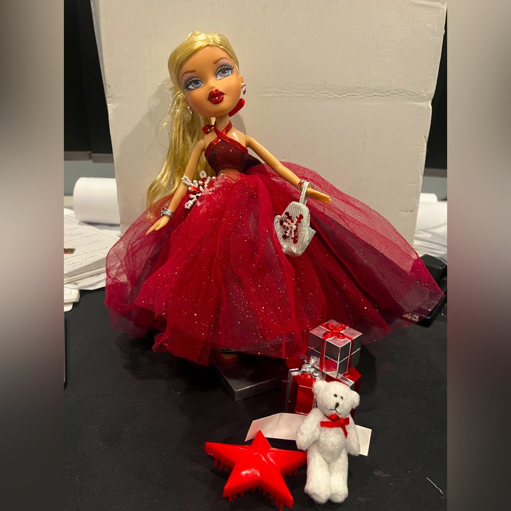 Bratz Holiday cloe 2004 doll
